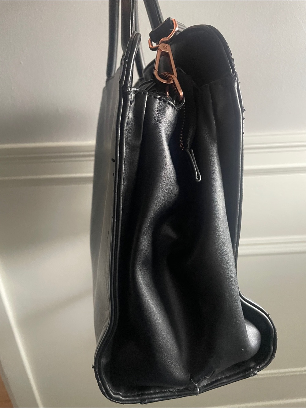 Matt & Nat smooth vegan leather Satchel bag - Picture 4 of 16